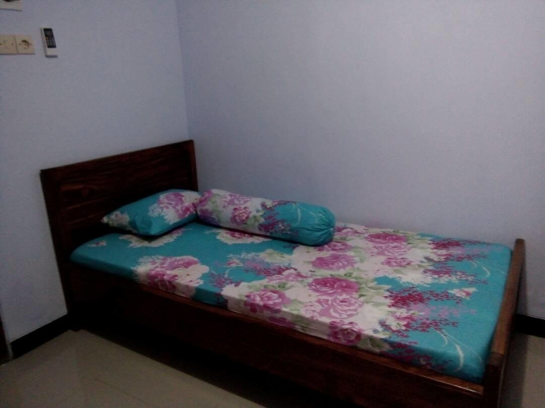 Rembulan Guest House Jombang Buitenkant foto