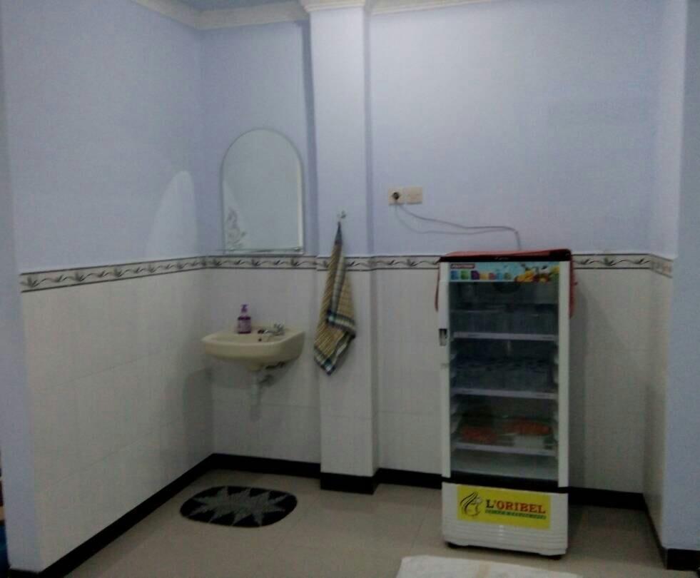 Rembulan Guest House Jombang Buitenkant foto