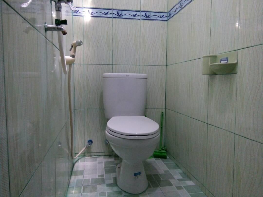 Rembulan Guest House Jombang Buitenkant foto